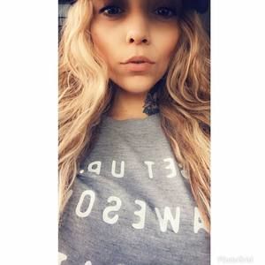 Meet your Posher, Vanessa